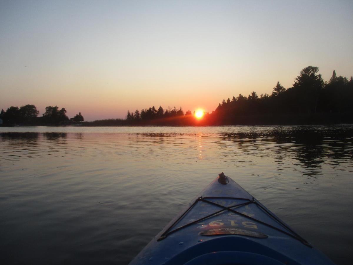 Sauble River Marina And Lodge Resort ソーブル・ビーチ エクステリア 写真