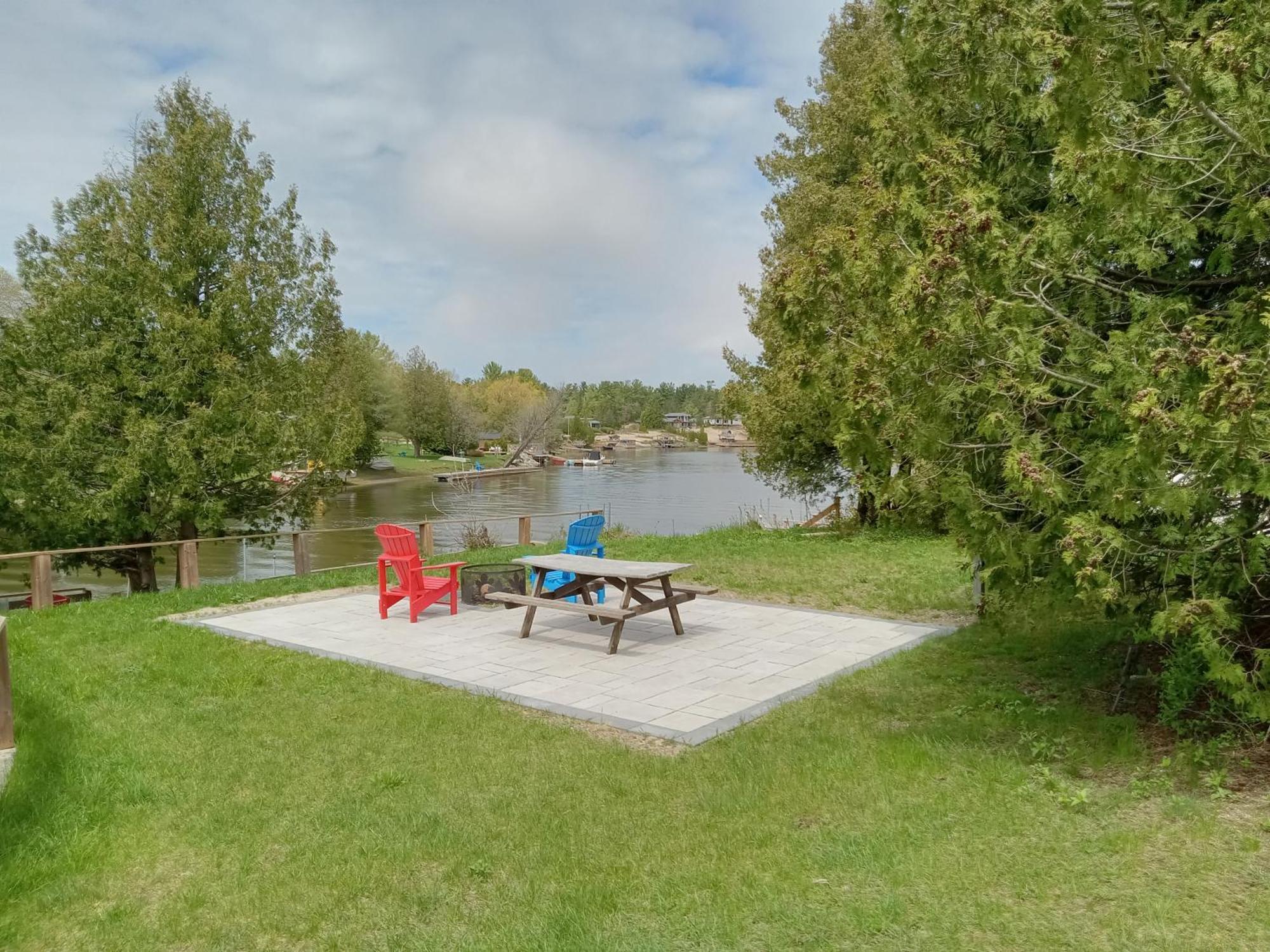 Sauble River Marina And Lodge Resort ソーブル・ビーチ エクステリア 写真