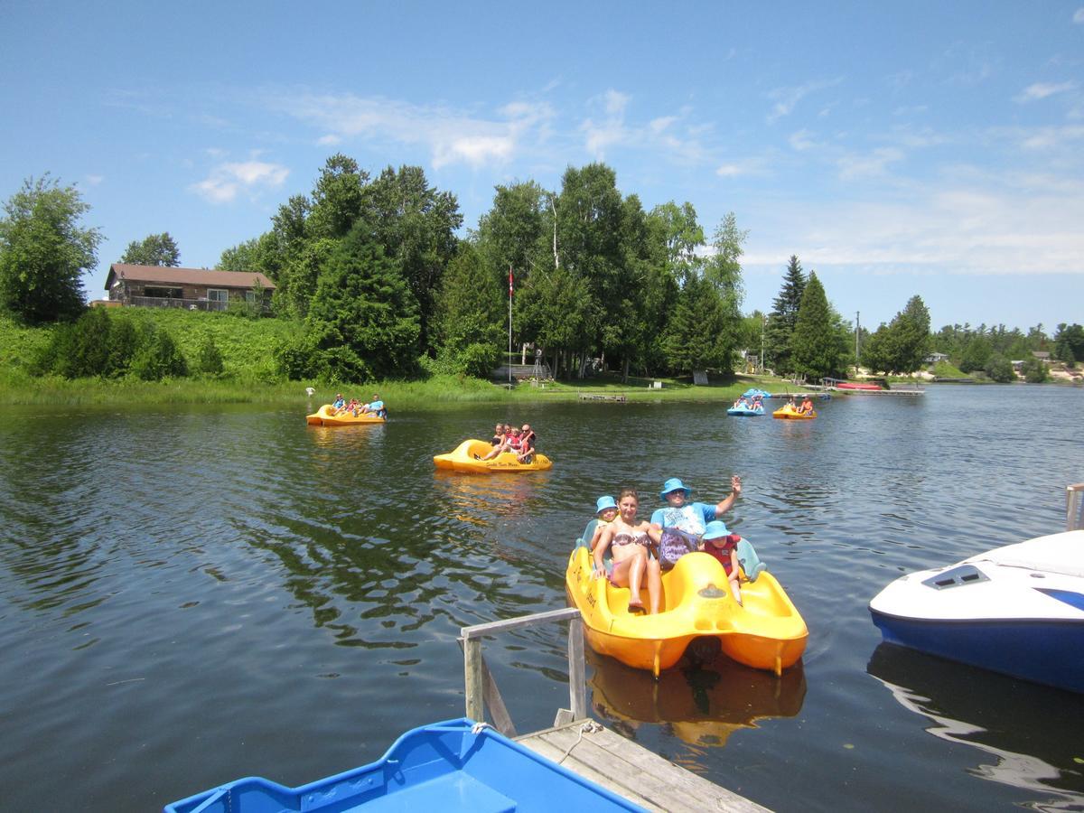 Sauble River Marina And Lodge Resort ソーブル・ビーチ エクステリア 写真