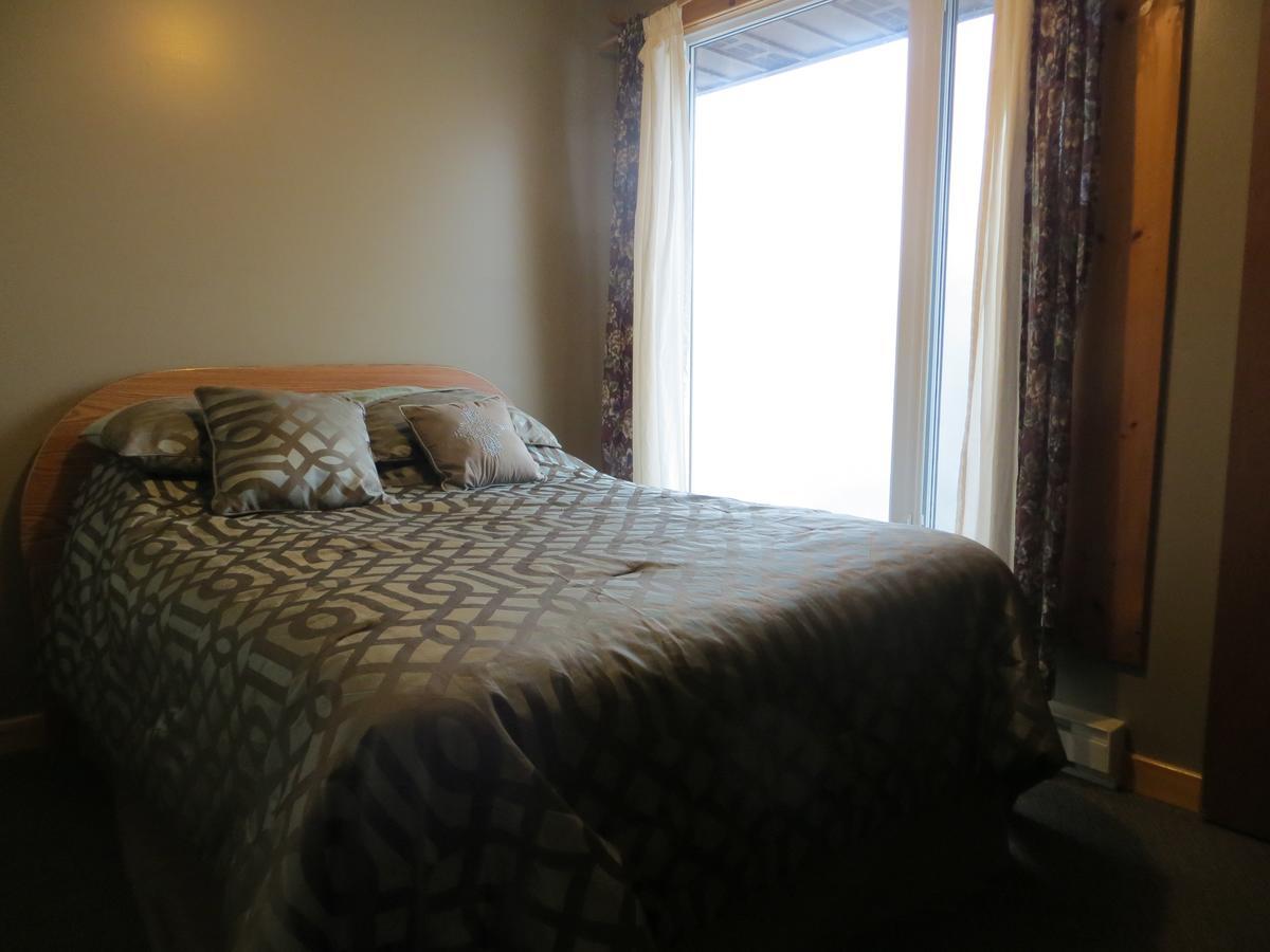 Sauble River Marina And Lodge Resort ソーブル・ビーチ エクステリア 写真