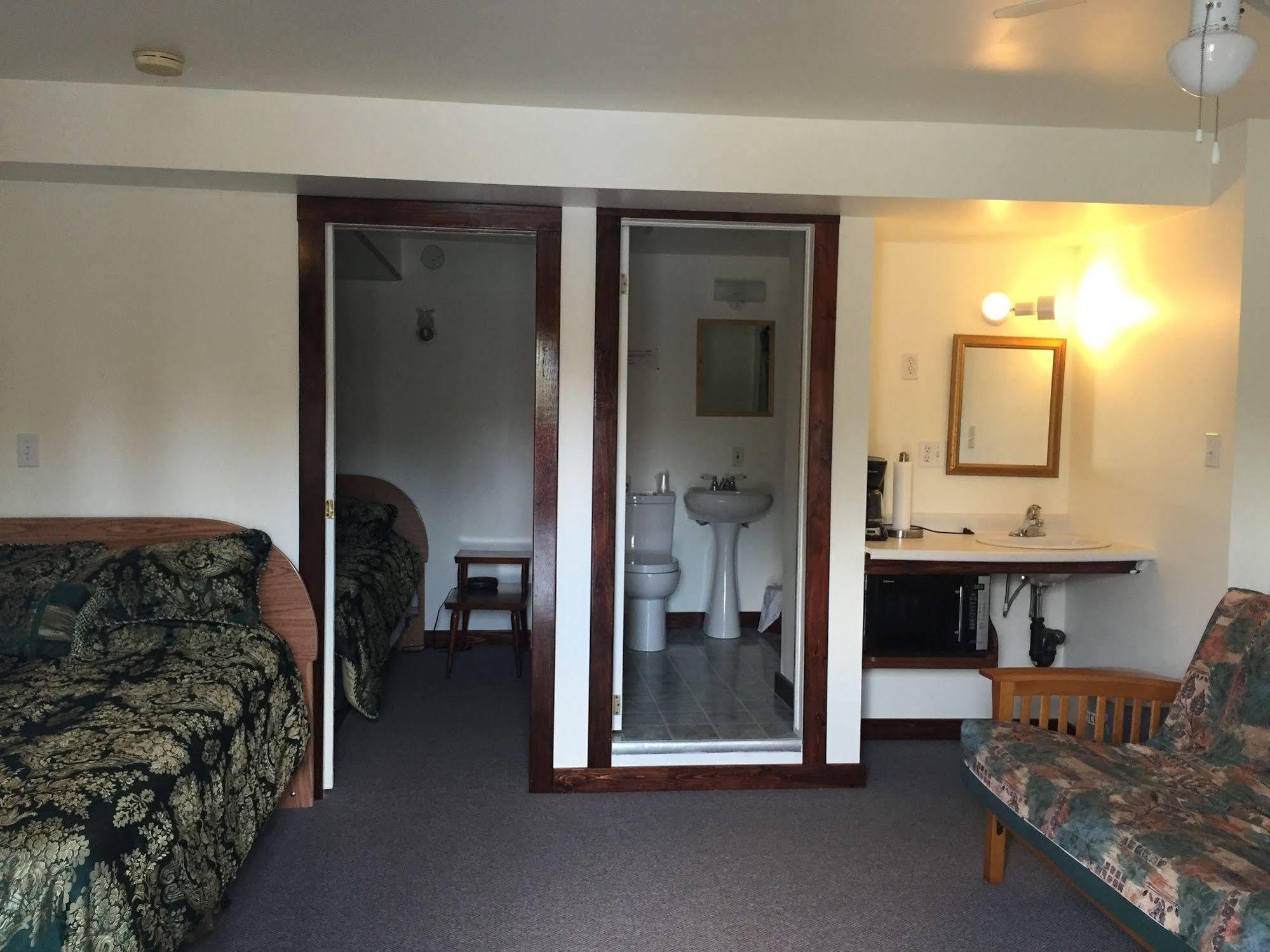 Sauble River Marina And Lodge Resort ソーブル・ビーチ エクステリア 写真