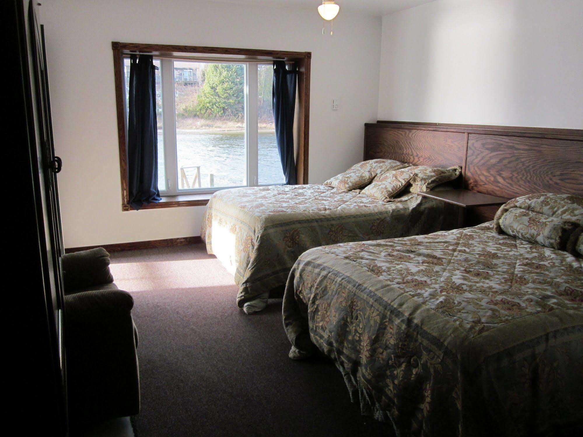 Sauble River Marina And Lodge Resort ソーブル・ビーチ エクステリア 写真